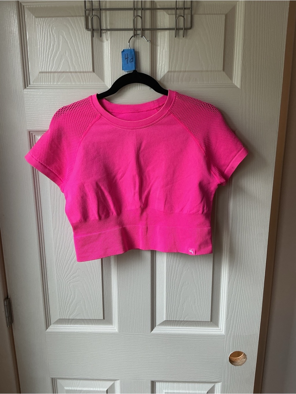 Women's Hot Pink Short Sleeve Crop Top